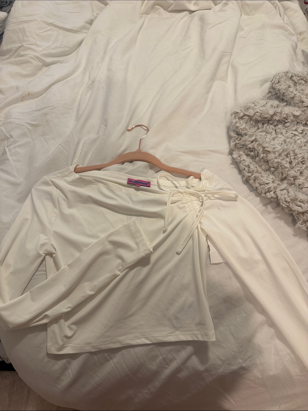 Edikted Cream Long Sleeve Side-Tie Top